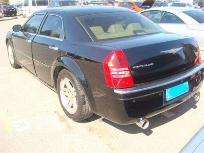 山寨豪車夢碎街頭 大眾途觀改裝勞斯萊斯，一場虛驚背后的反思